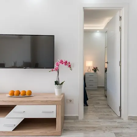 New In Las Americas With Balcony Διαμέρισμα