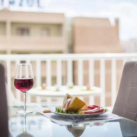 Διαμέρισμα New In Las Americas With Balcony